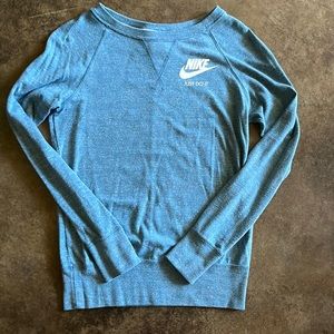Nike long sleeve shirt size xs